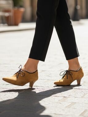 Marc Art of Walking Tan Suede Leather Lace-Up Pointy Toe Heels Sz 9